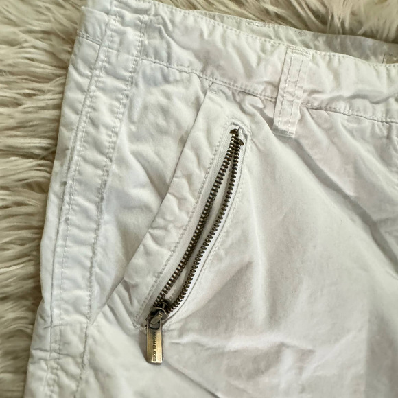 MICHAEL Michael Kors Women's White Bermuda Shorts Zipper Pockets Size 12 - Picture 2 of 8